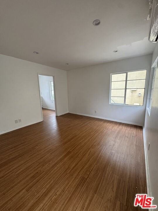 220 N Louise St Apt B #B - Photo 3 of 13