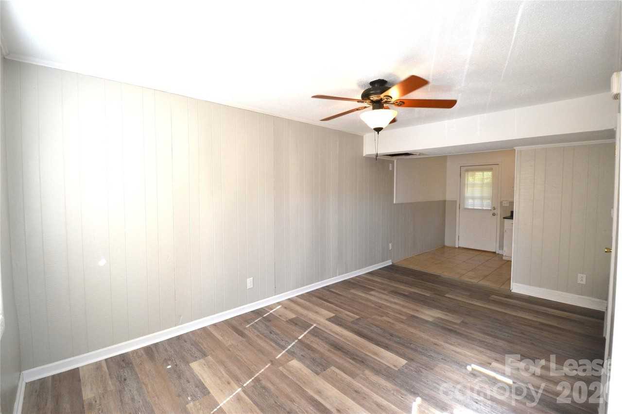 110 Durham Rd - Photo 2 of 17