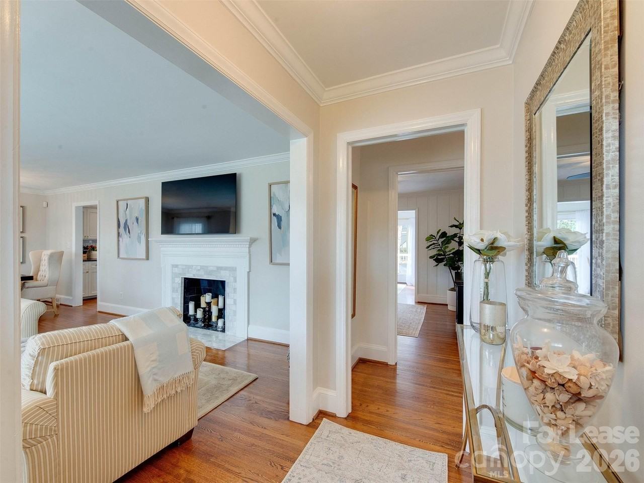 3221 Sunset Dr - Photo 5 of 48