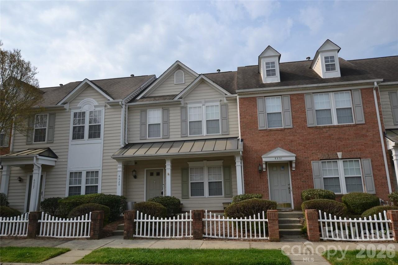 6029 Creft Cir - Photo 2 of 32