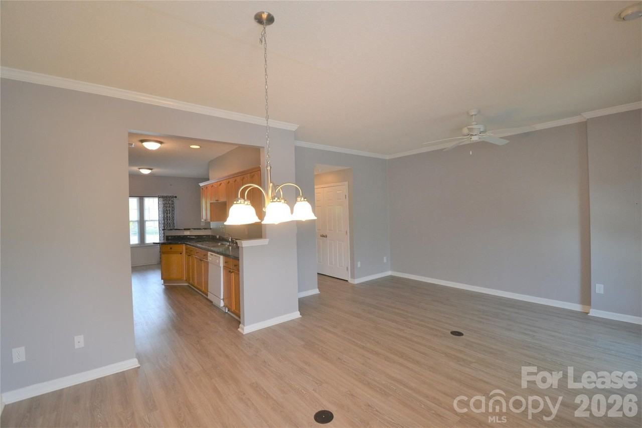 6029 Creft Cir - Photo 5 of 32