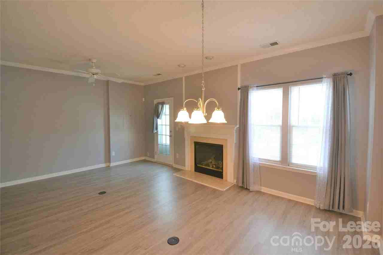 6029 Creft Cir - Photo 6 of 32