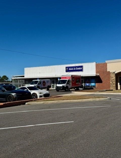 578 W Main St - Photo 3 of 4