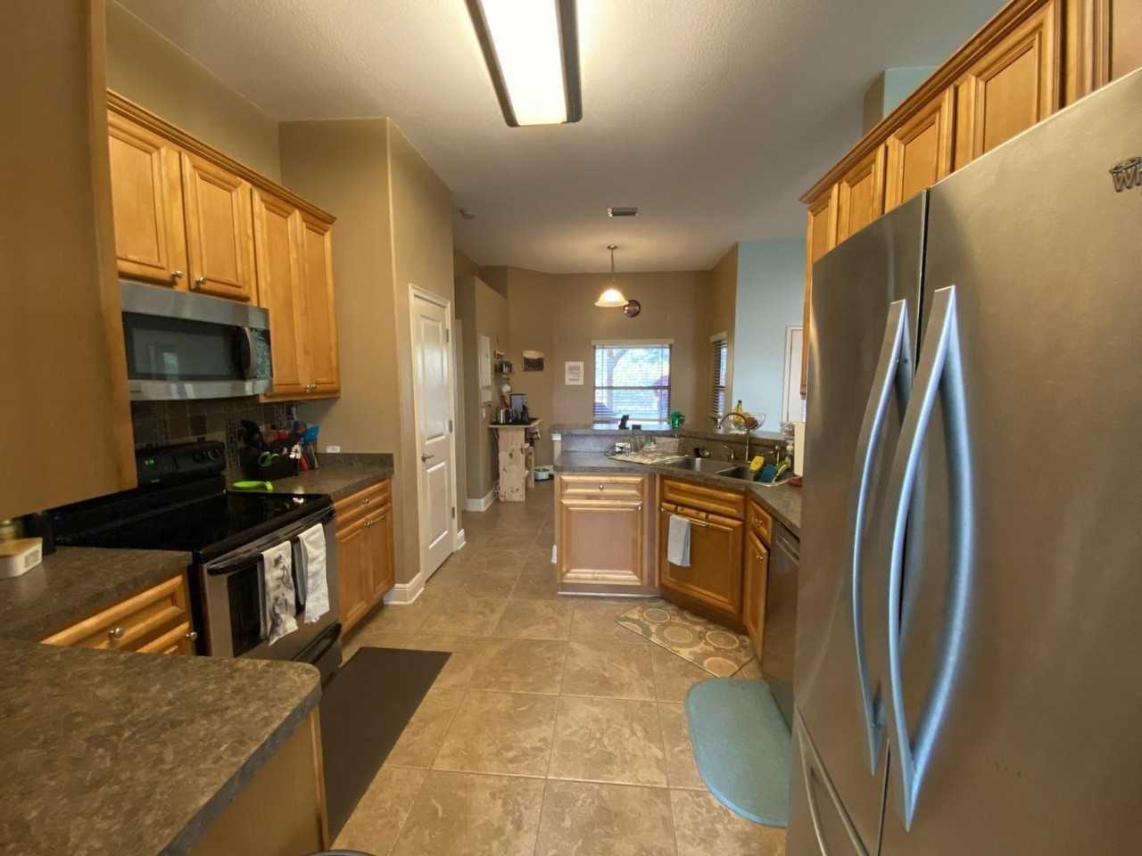 2722 Lakes Edge Ln - Photo 3 of 16