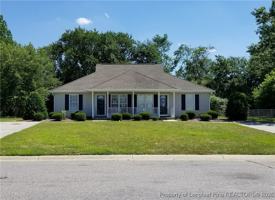 featured image of 1002 Pinecrest Dr Unit B #B