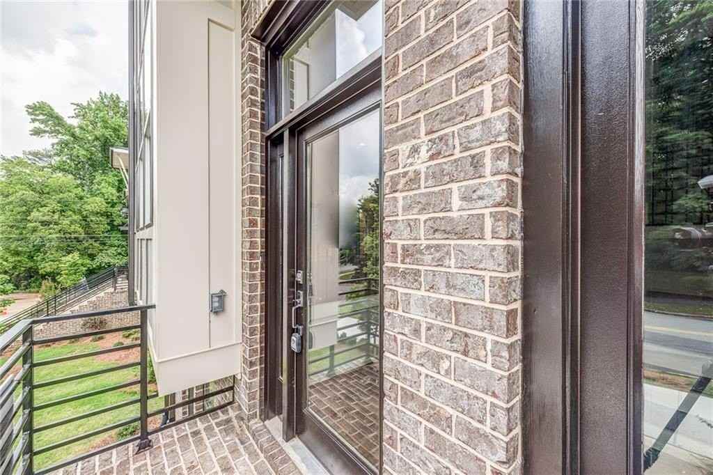 3565 Blair Cir Ne - Photo 2 of 32