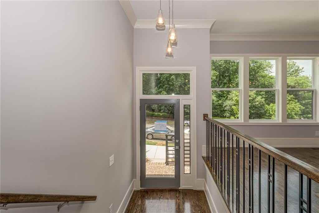 3565 Blair Cir Ne - Photo 4 of 32