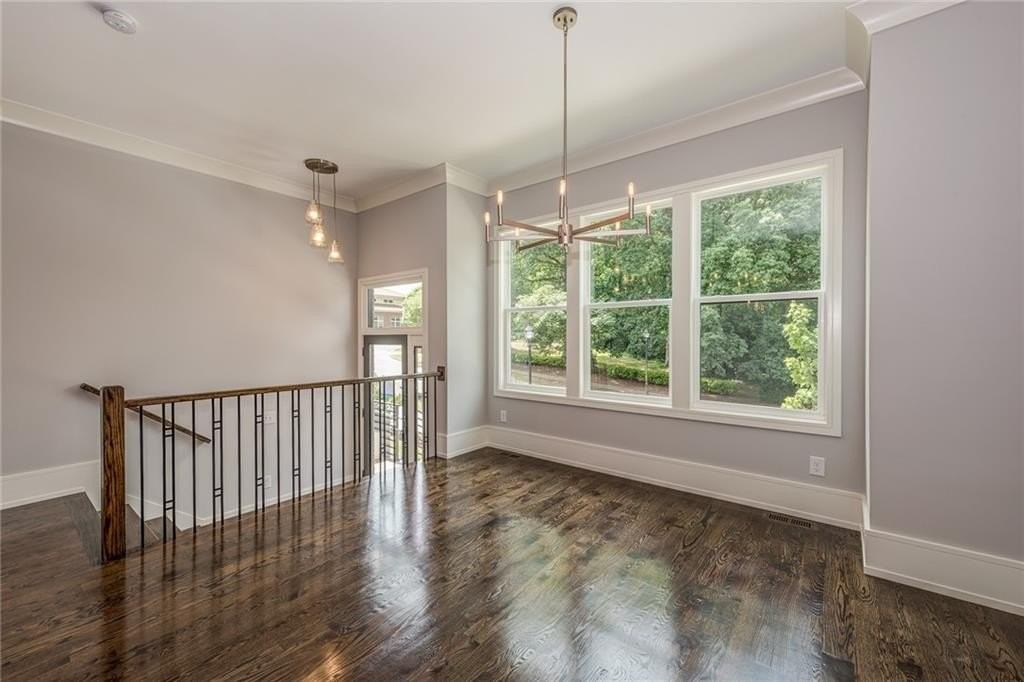 3565 Blair Cir Ne - Photo 5 of 32