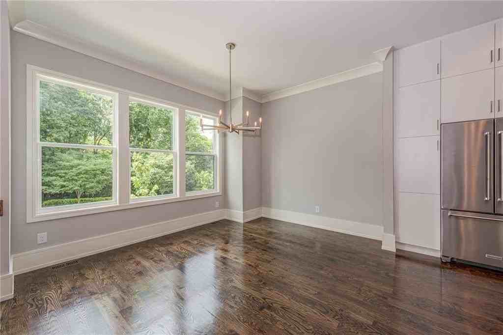 3565 Blair Cir Ne - Photo 6 of 32