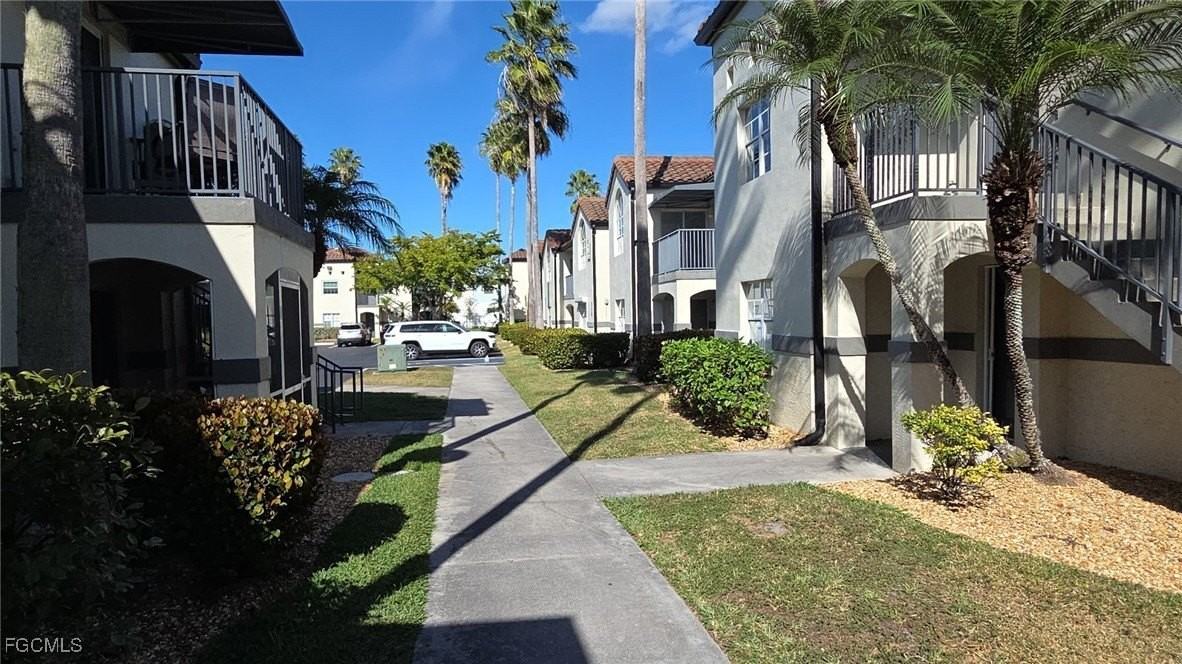 3419 Winkler Ave Apt 505 #505 - Photo 4 of 21