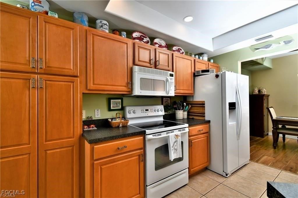 11631 Marino Ct #806 - Photo 7 of 27