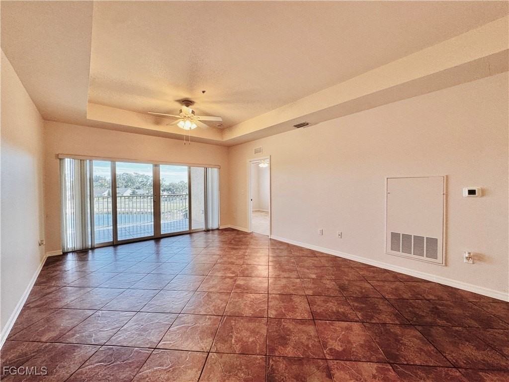 10010 Maddox Ln Apt 318 #318 - Photo 4 of 38