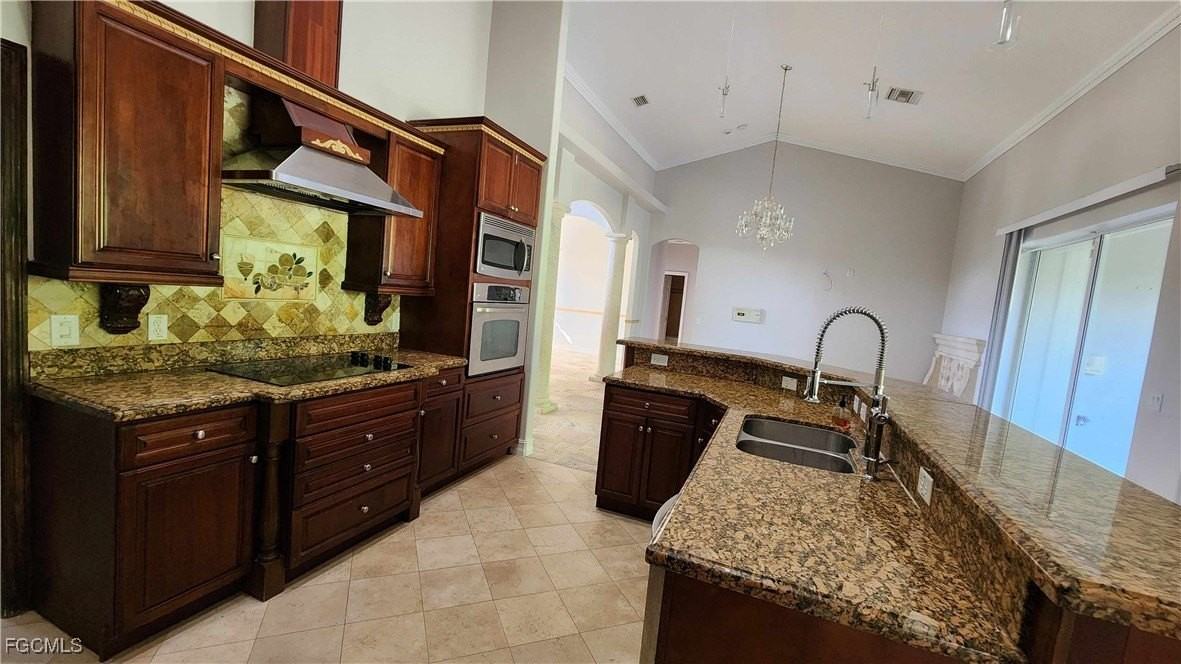 2508 14th St W - Photo 4 of 25