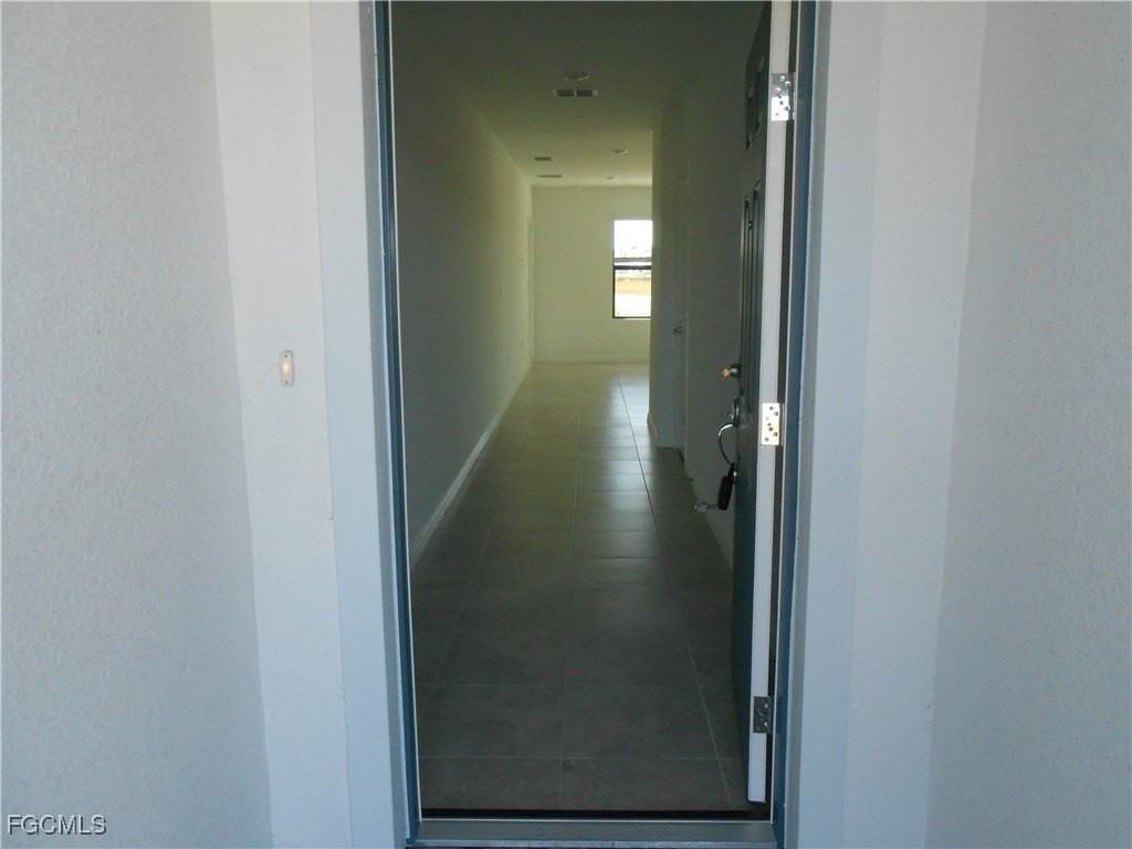 623 Lakeside Oasis Ave - Photo 3 of 31