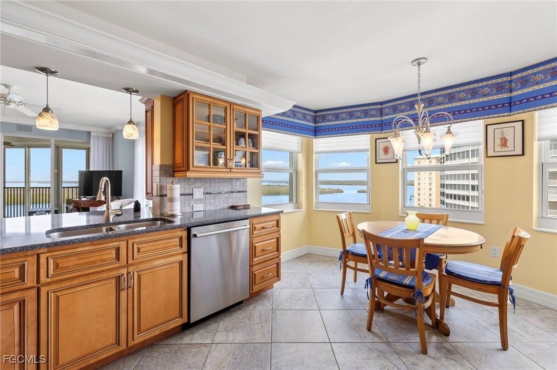 4183 Bay Beach Ln Apt 374 #374 - Photo 5 of 24