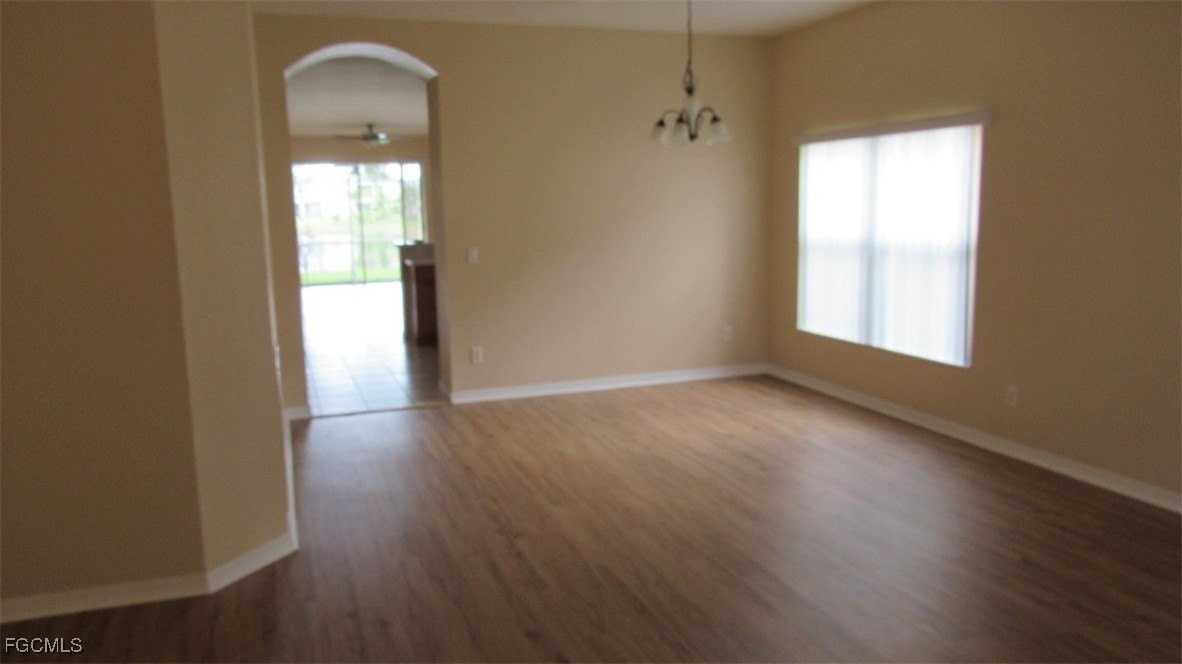 11155 River Trent Ct - Photo 3 of 6