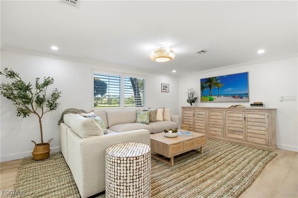 503 Broad Ave S Unit 503 #503 - Photo 2 of 24