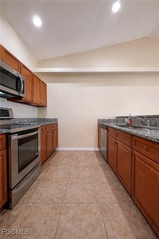 2141 Sw 8th Pl - Photo 4 of 20