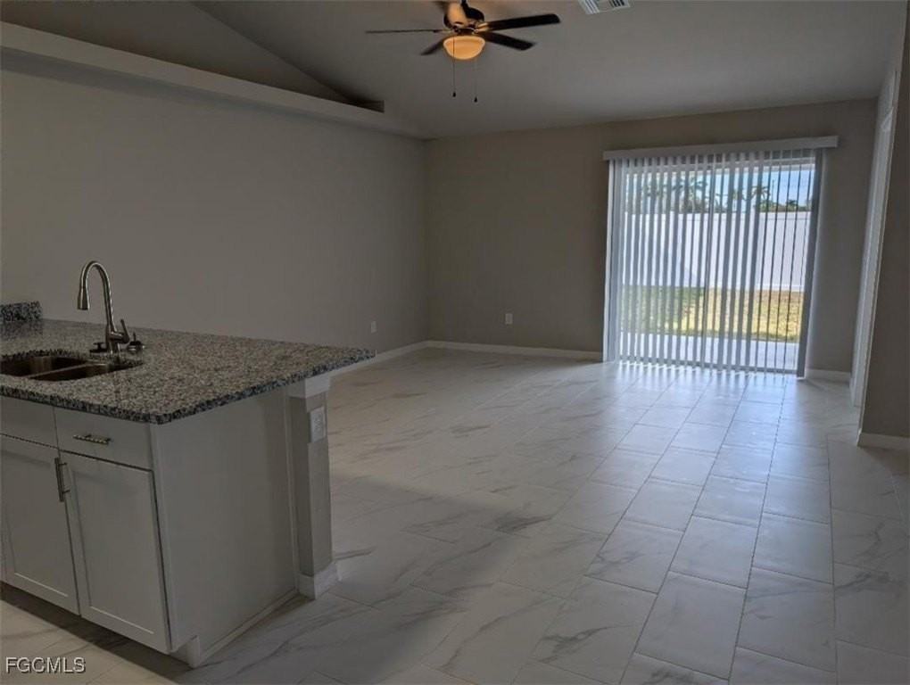 1406 Se 1st Pl - Photo 4 of 13