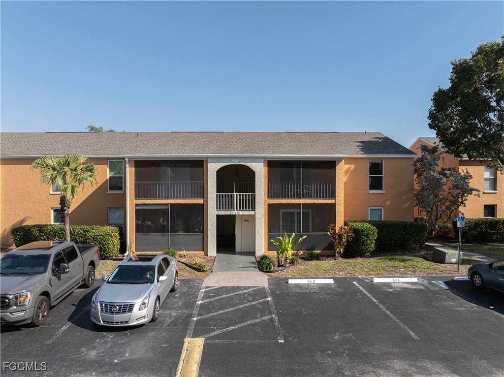 12658 Kenwood Ln Apt D #D - Photo 2 of 28