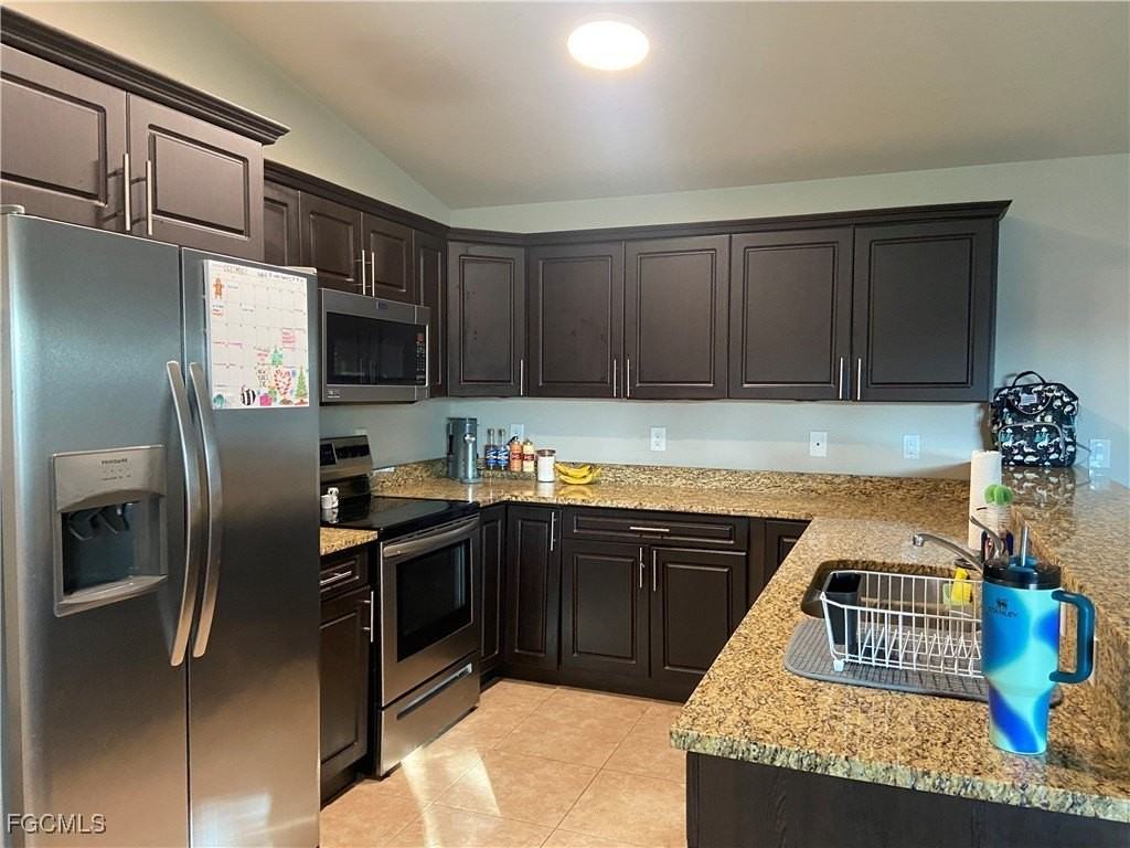 1401 Sw 6th Ave - Photo 6 of 15