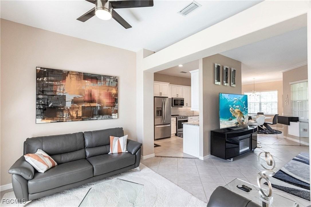 9013 W Ridge Ct - Photo 3 of 43