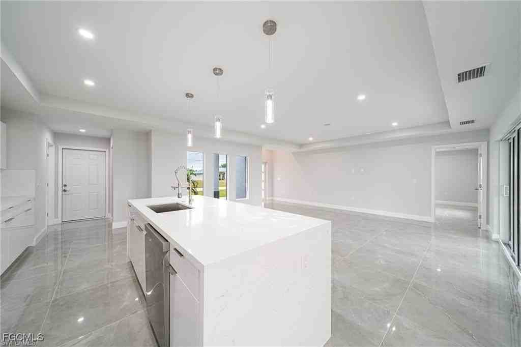 317 Nw 13th Ter - Photo 4 of 14