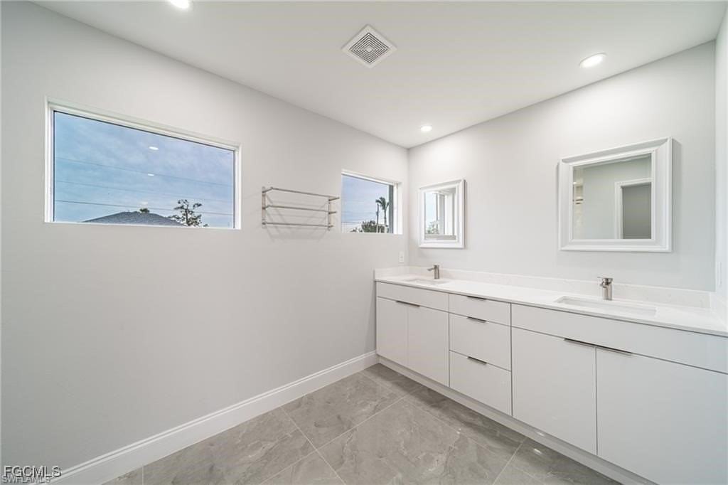 317 Nw 13th Ter - Photo 7 of 14