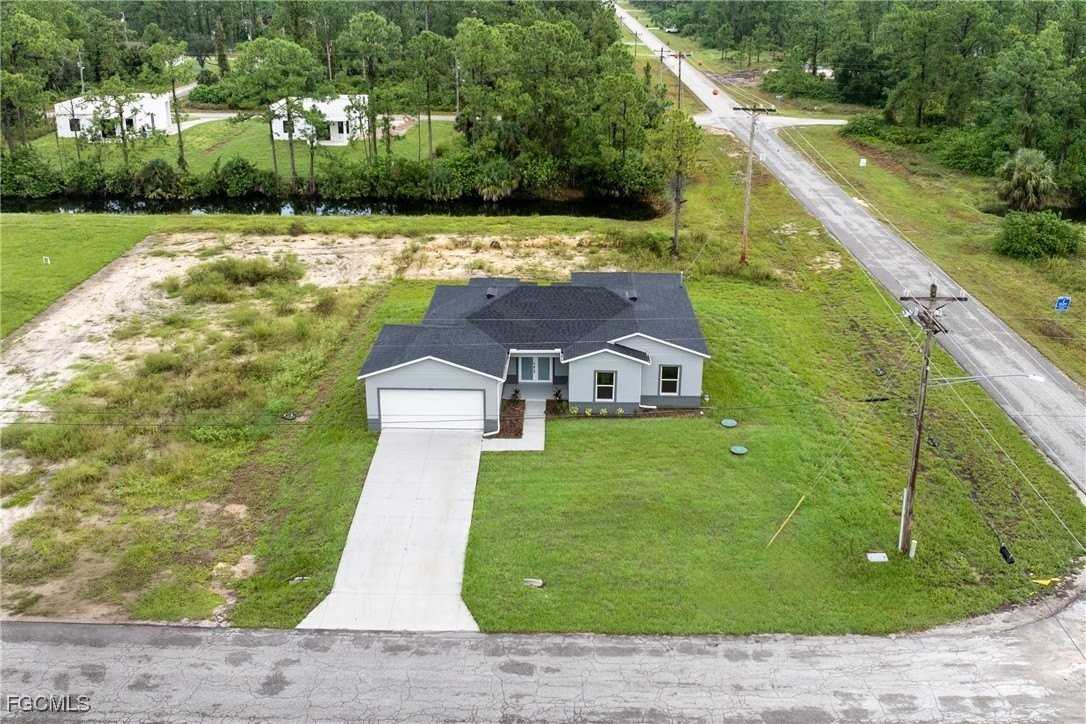 945 Butler St E - Photo 3 of 34