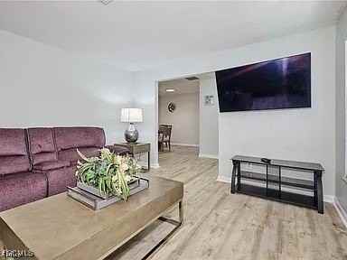 4240 Se 3rd Ave - Photo 3 of 50