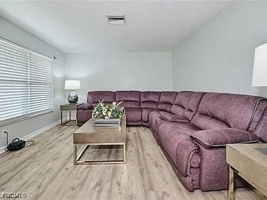 4240 Se 3rd Ave - Photo 4 of 50