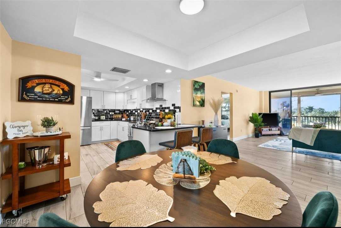 413 Augusta Blvd Apt 302 #302 - Photo 3 of 22