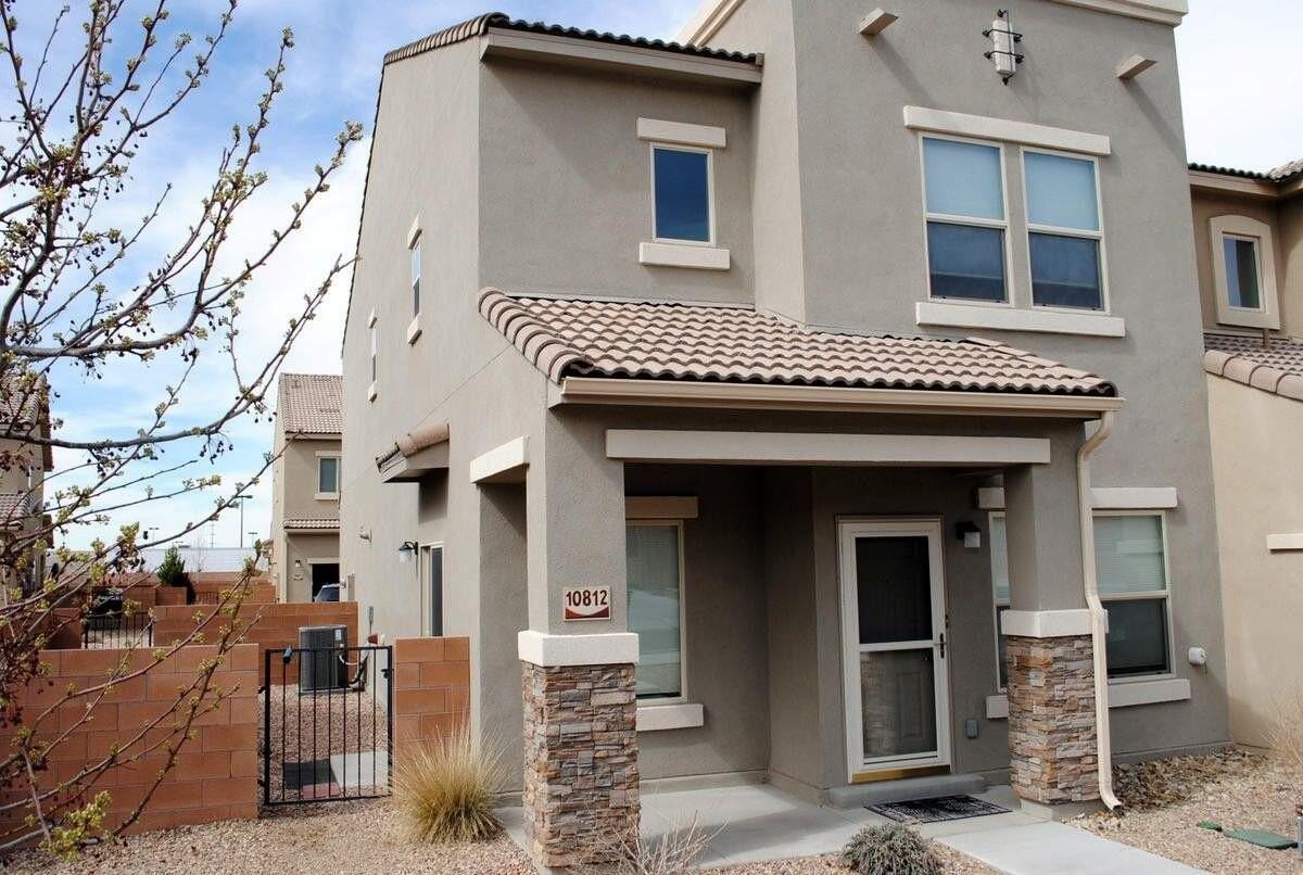 10812 Fort Point Ln Ne - Photo 2 of 45