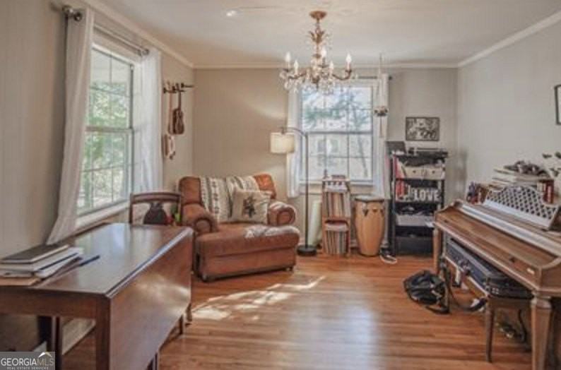 470 Clover St - Photo 3 of 8