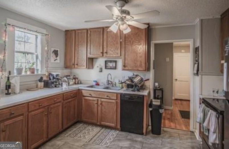 470 Clover St - Photo 4 of 8