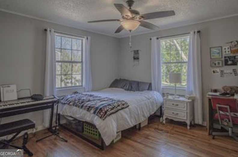 470 Clover St - Photo 5 of 8