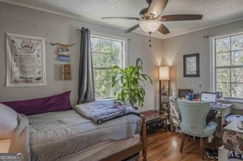 470 Clover St - Photo 6 of 8