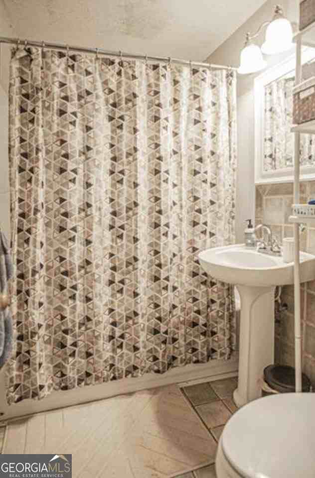 470 Clover St - Photo 7 of 8