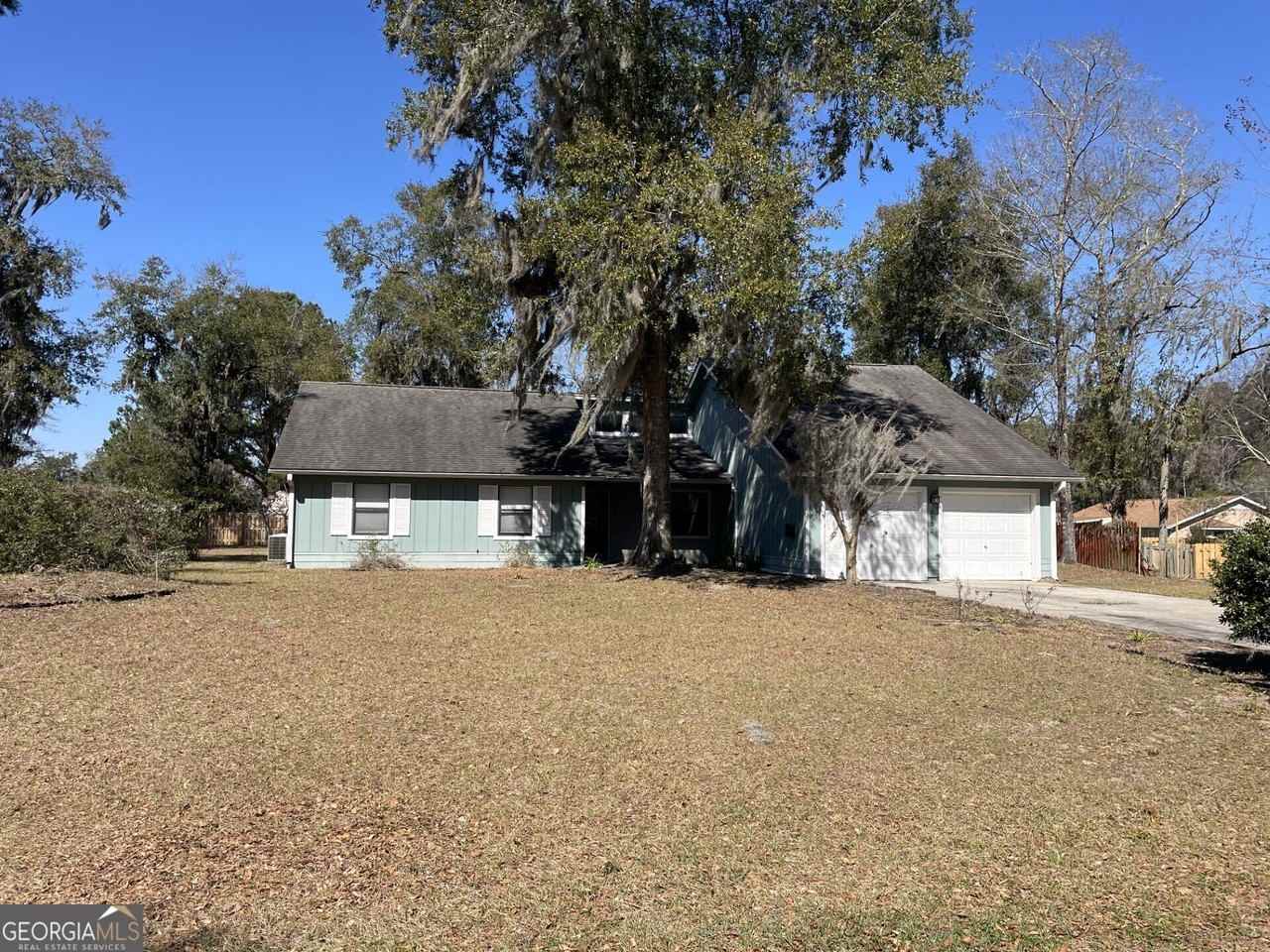 2902 Plantation Dr - Photo 2 of 22