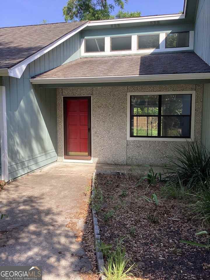 2902 Plantation Dr - Photo 3 of 22