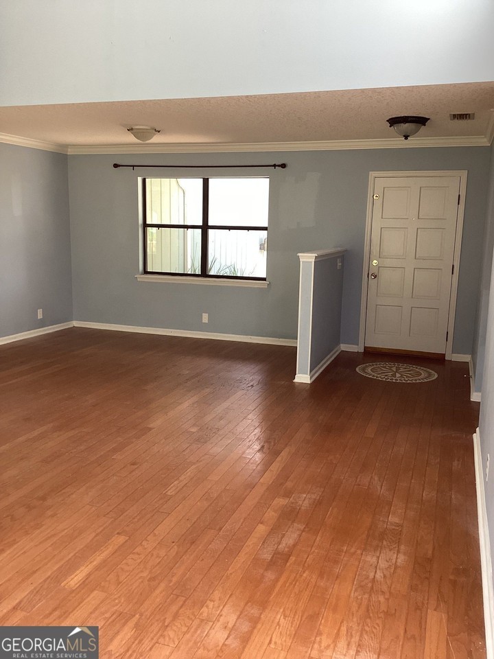 2902 Plantation Dr - Photo 5 of 22