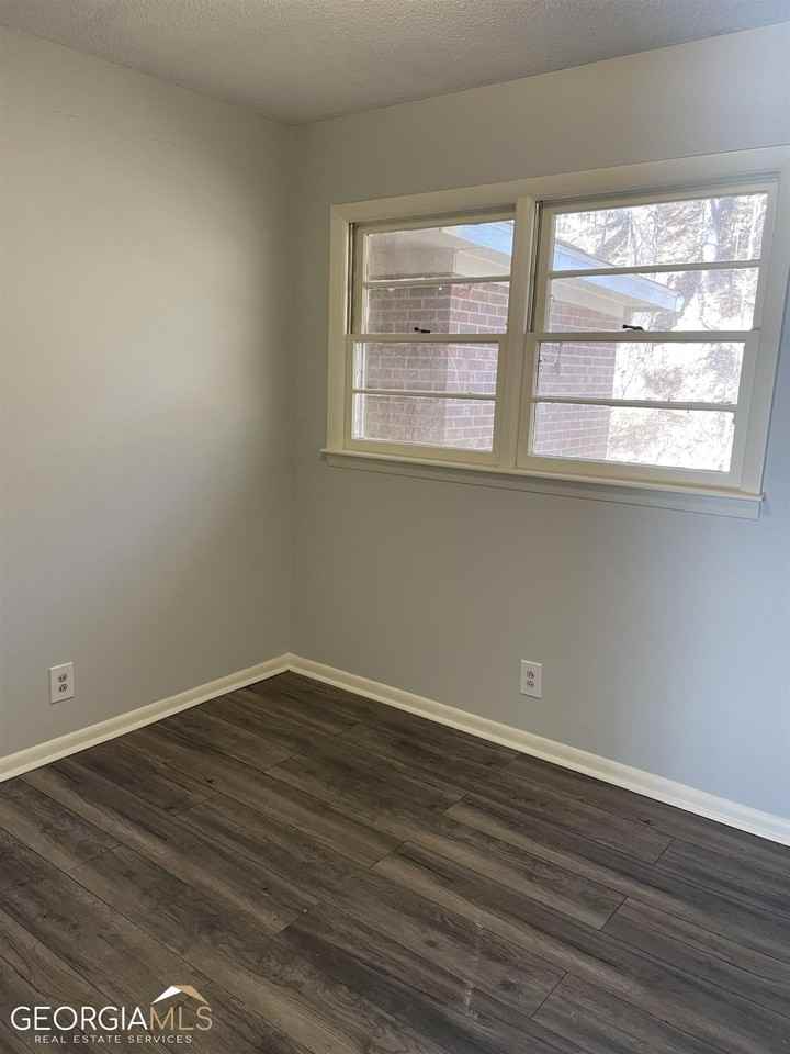 225 Pressley Way - Photo 4 of 10