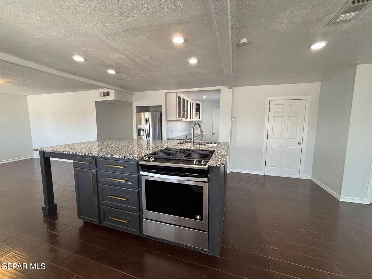 8079 Disney Dr - Photo 7 of 19