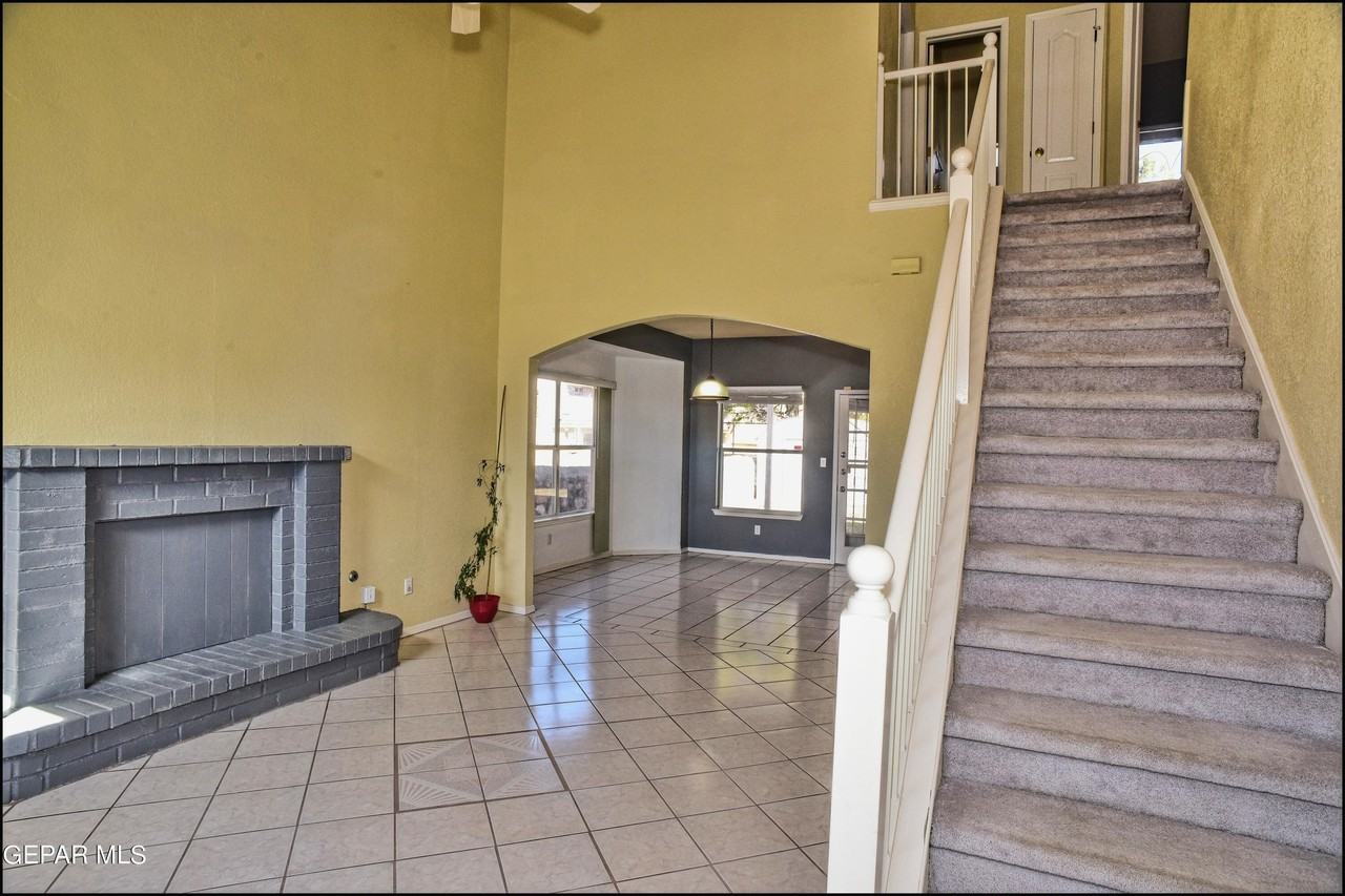 12107 Valley Quail Dr - Photo 6 of 43