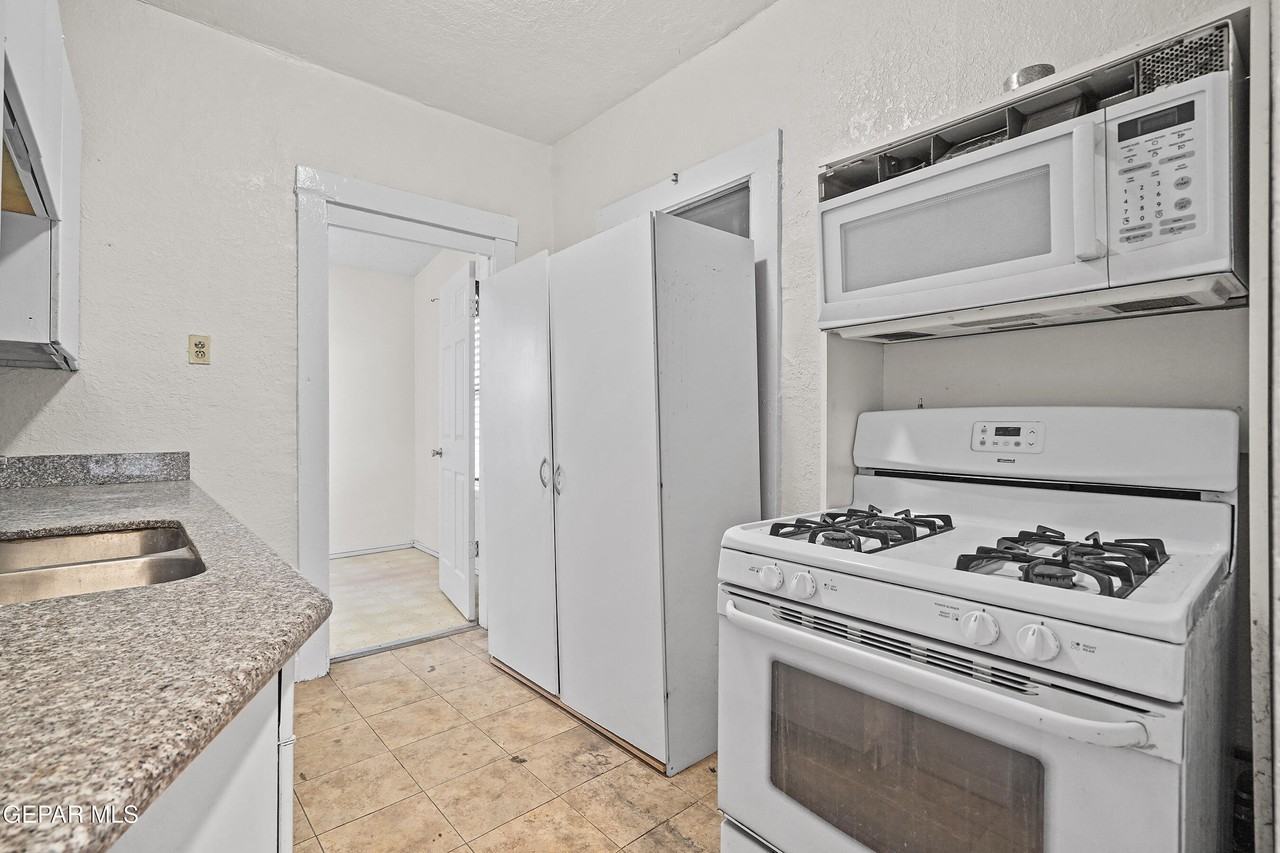 1307 N Ochoa St Apt 4 #4 - Photo 3 of 12