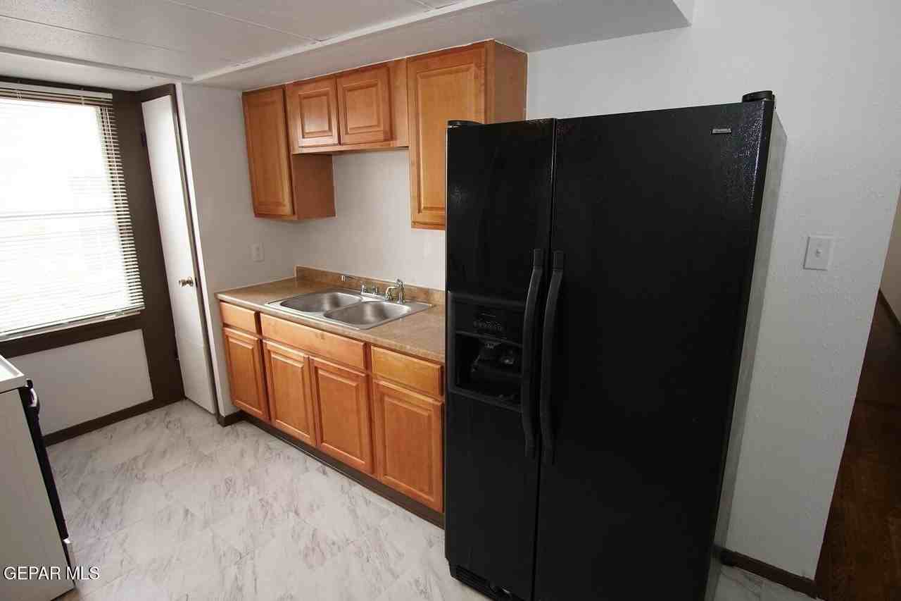 2919 Frankfort Ave - Photo 5 of 12