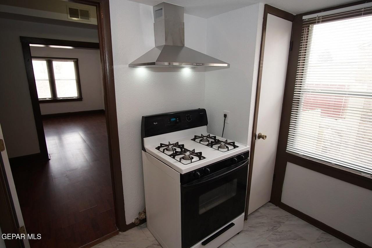 2919 Frankfort Ave - Photo 6 of 12