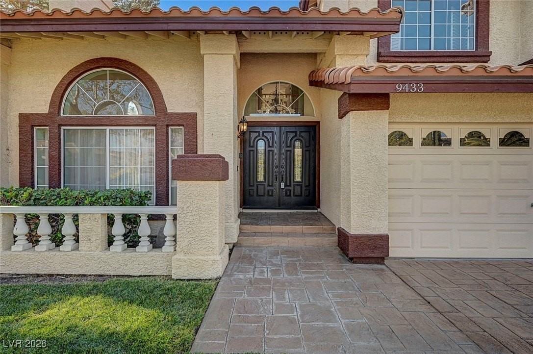 9433 Angelfish Dr - Photo 3 of 50