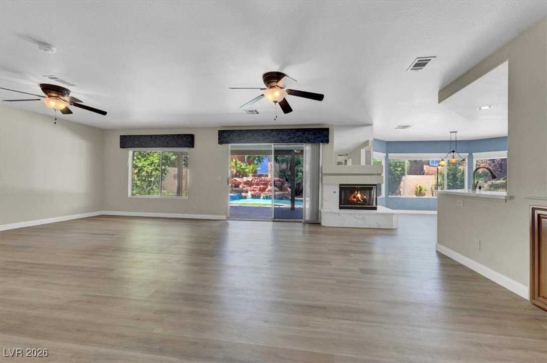 8932 Bracken Cliff Ct - Photo 7 of 44