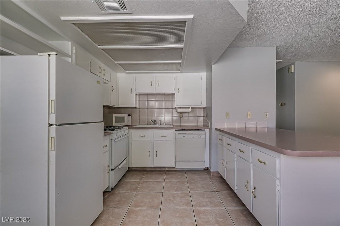 753 Rock Springs Dr #201 - Photo 5 of 19